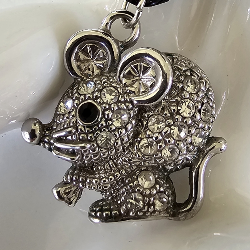 🐀 Treasure Mouse Necklace